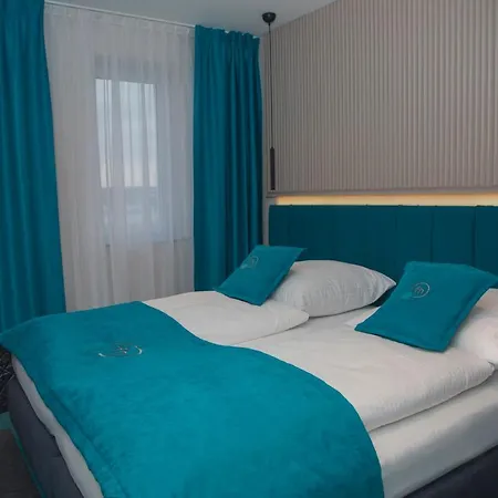 Friends Hotel 3*